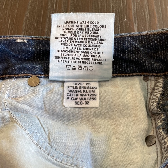 Joe’s jeans, Capri pants with raw hemline and distressing throughout. Size 25. - Picture 7 of 10
